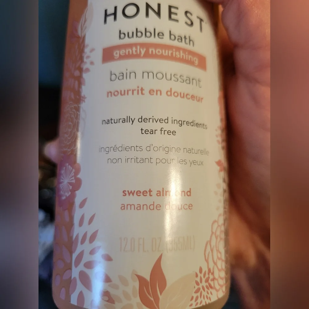 Honest bubble bath sweet almond scent